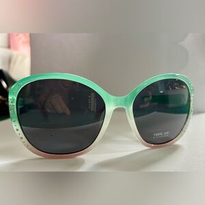 Women’s oversized Sunglasses NWOT